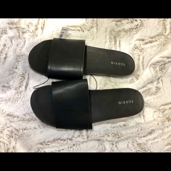 womens slides wide width